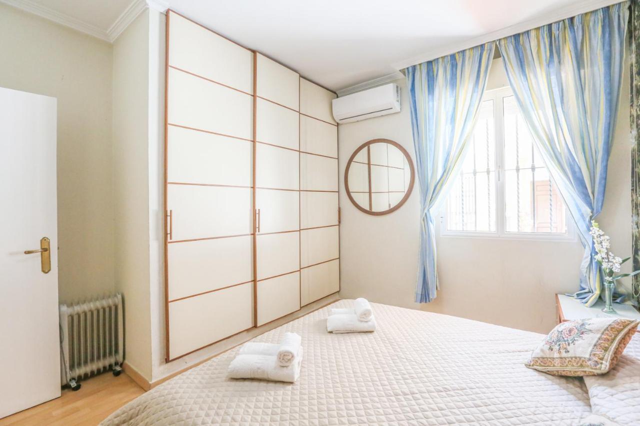 Juderia Center Premium Suites Free Parking セビリア エクステリア 写真
